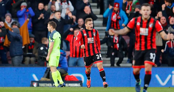  特里皮尔精准任意球绝杀伯恩茅斯  