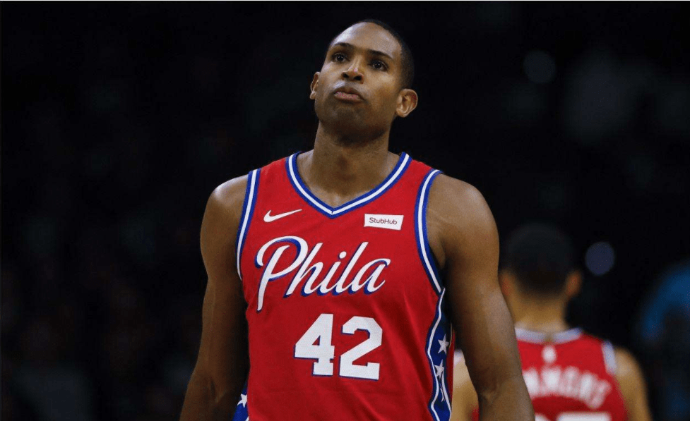  恩比德复出76人横扫黄蜂  