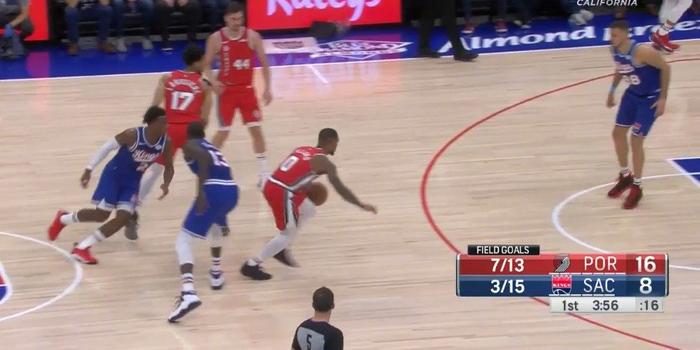  戈贝尔盖帽创新高爵士力克开拓者止住颓势